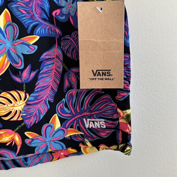 VANS TROPICALI SHORTS … NWT - Picture 4 of 6